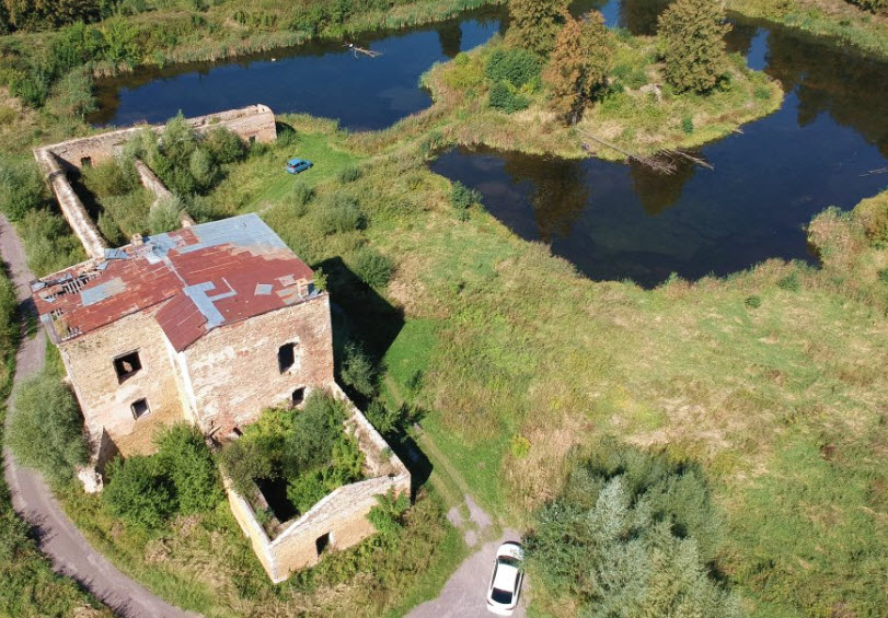 Zamek w Ćmielowie, Poland